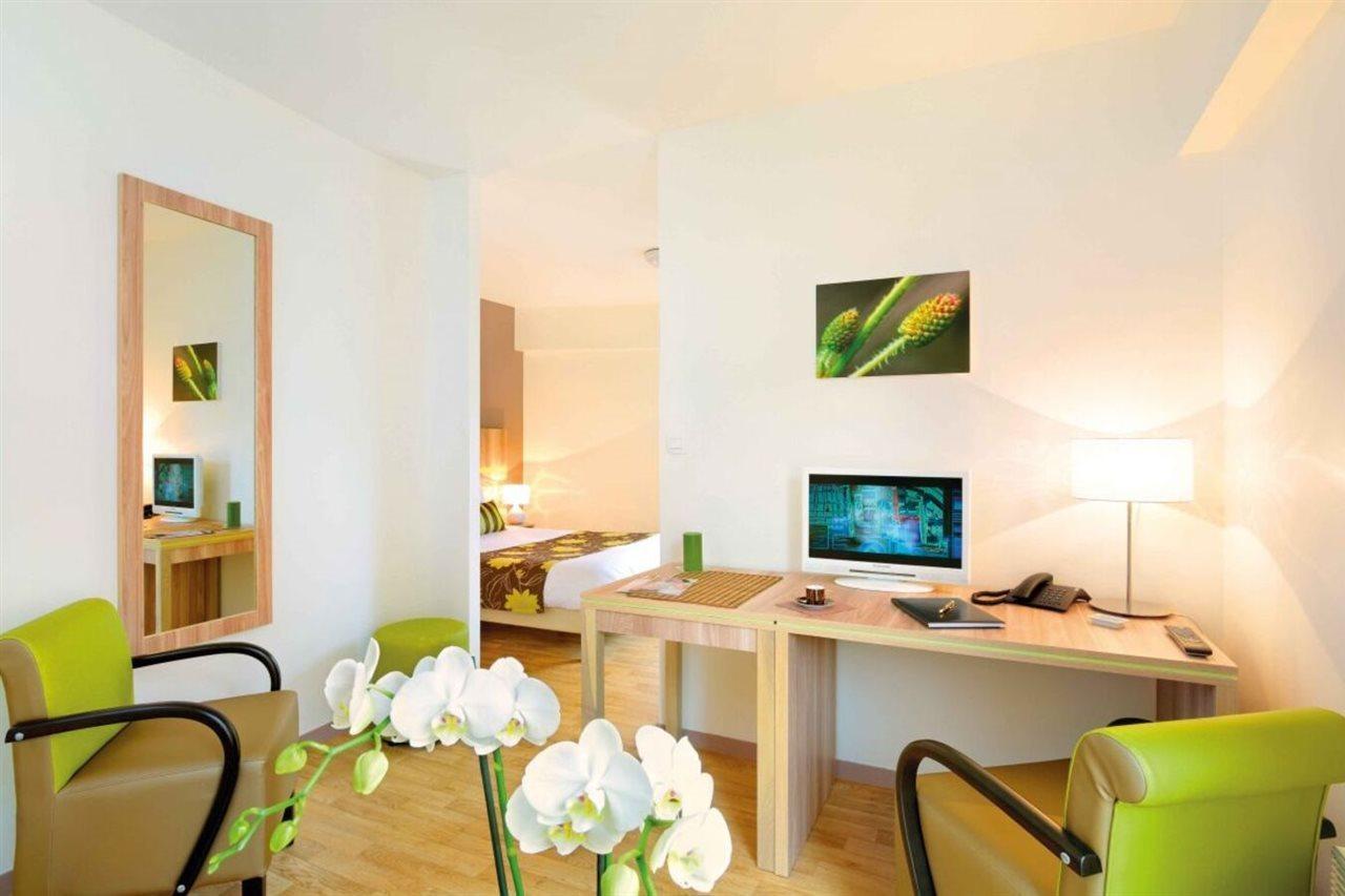 อัปปาร์ตซิตี้ กงฟอร์ นองต์ ซองทร์ Aparthotel น็องต์ ภายนอก รูปภาพ