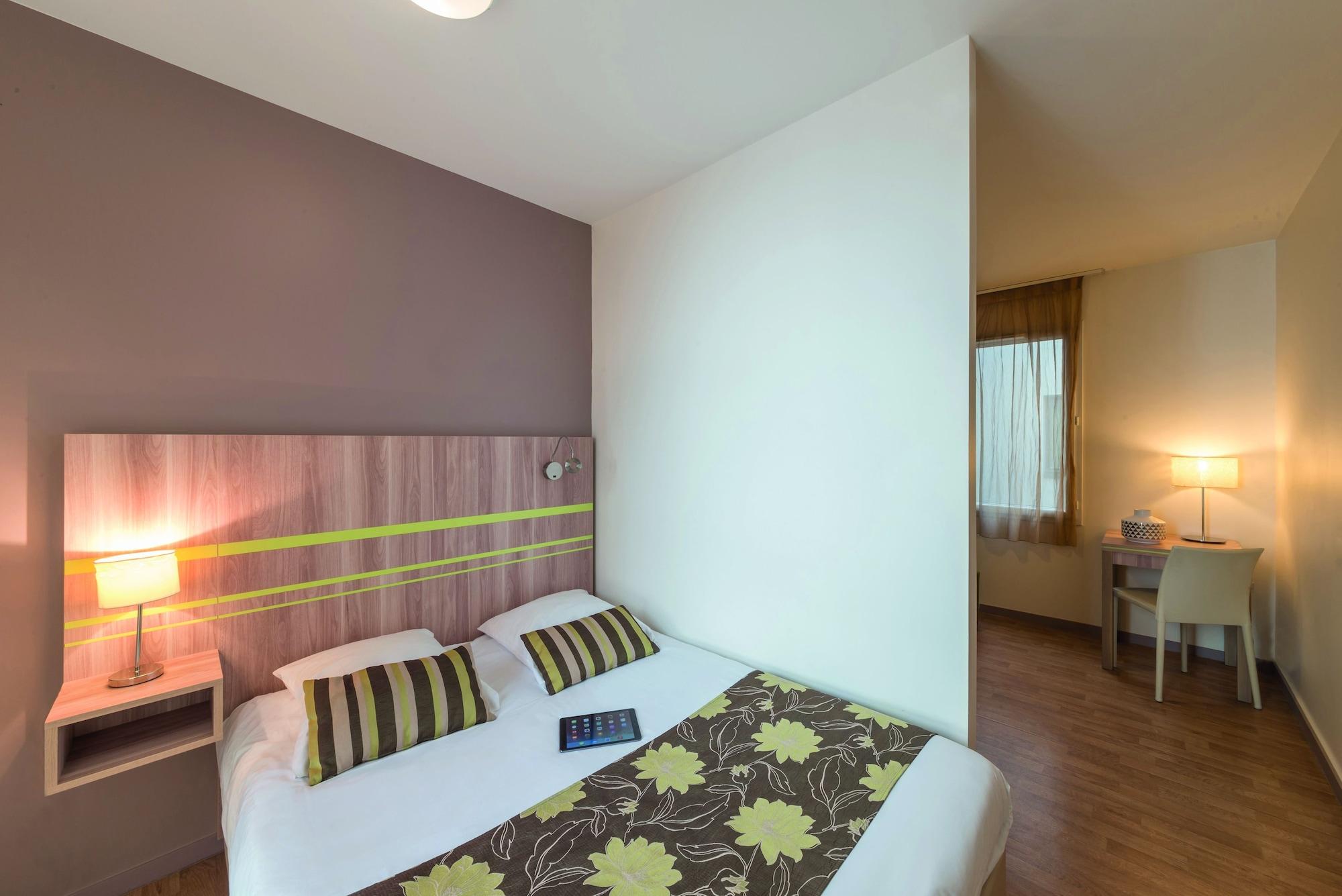 อัปปาร์ตซิตี้ กงฟอร์ นองต์ ซองทร์ Aparthotel น็องต์ ภายนอก รูปภาพ