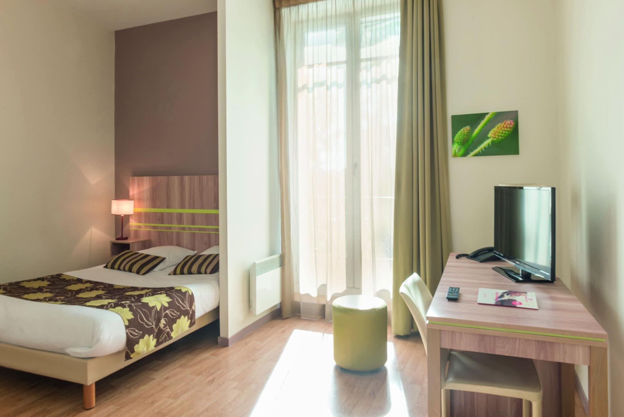 อัปปาร์ตซิตี้ กงฟอร์ นองต์ ซองทร์ Aparthotel น็องต์ ภายนอก รูปภาพ