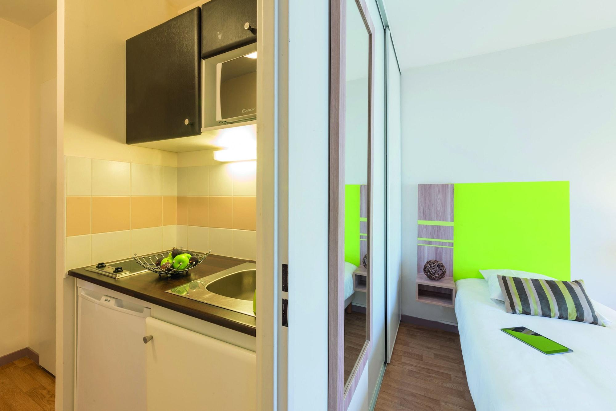 อัปปาร์ตซิตี้ กงฟอร์ นองต์ ซองทร์ Aparthotel น็องต์ ภายนอก รูปภาพ