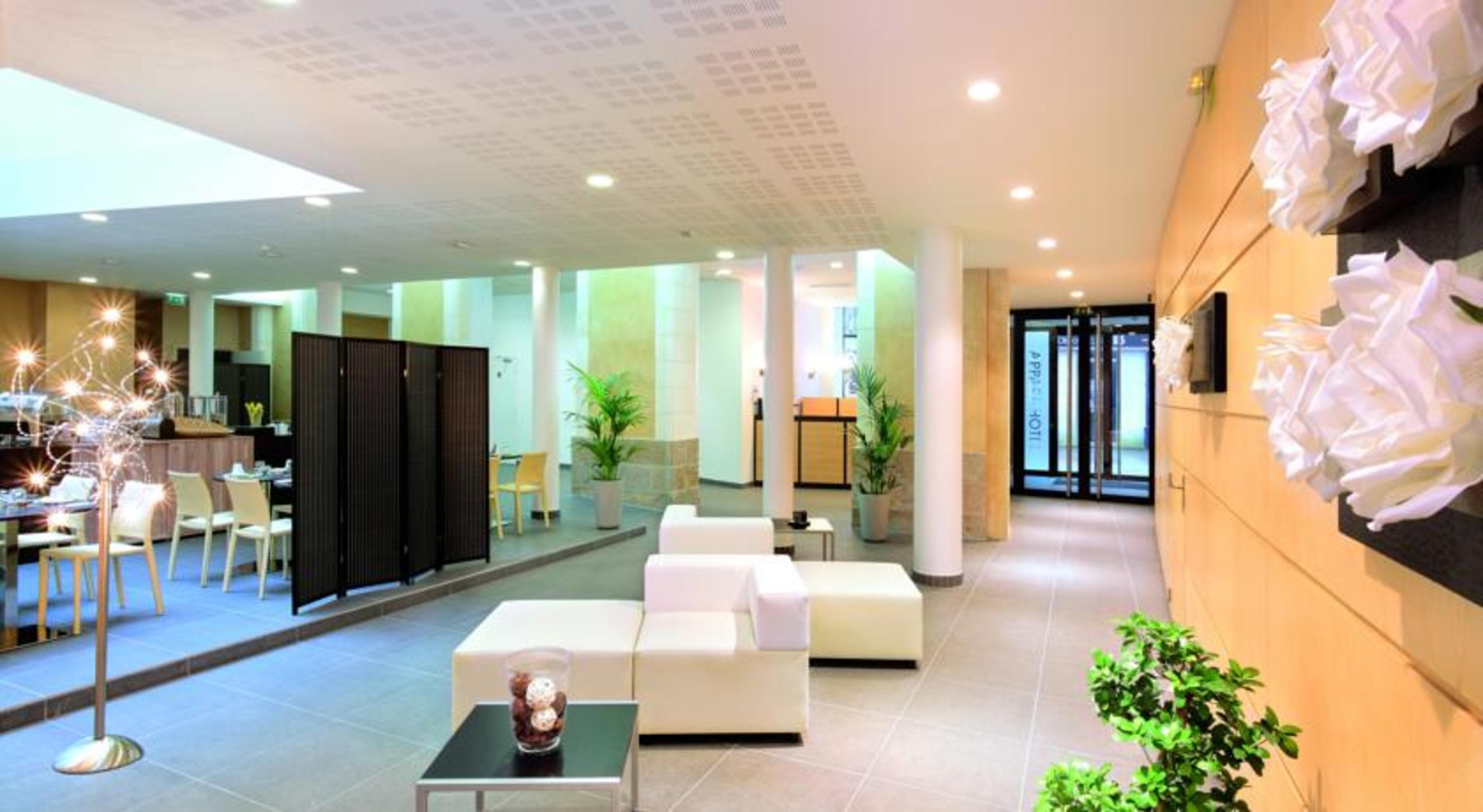 อัปปาร์ตซิตี้ กงฟอร์ นองต์ ซองทร์ Aparthotel น็องต์ ภายนอก รูปภาพ